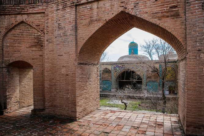 مسجد و مدرسه سردار از زیباترین مدارس علمیه شهر قزوین
