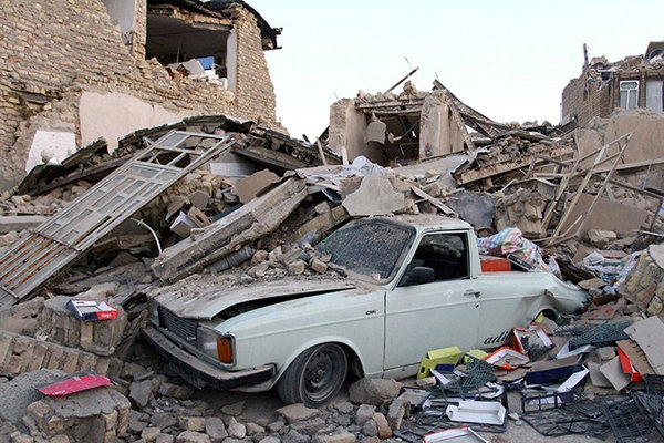 آغاز آواربرداری از واحدهای مسکونی تخریب و آسیب‌دیده در زلزله کرمانشاه