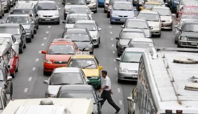 کار در کنار اجساد جریمه رانندگان متخلف تایلند