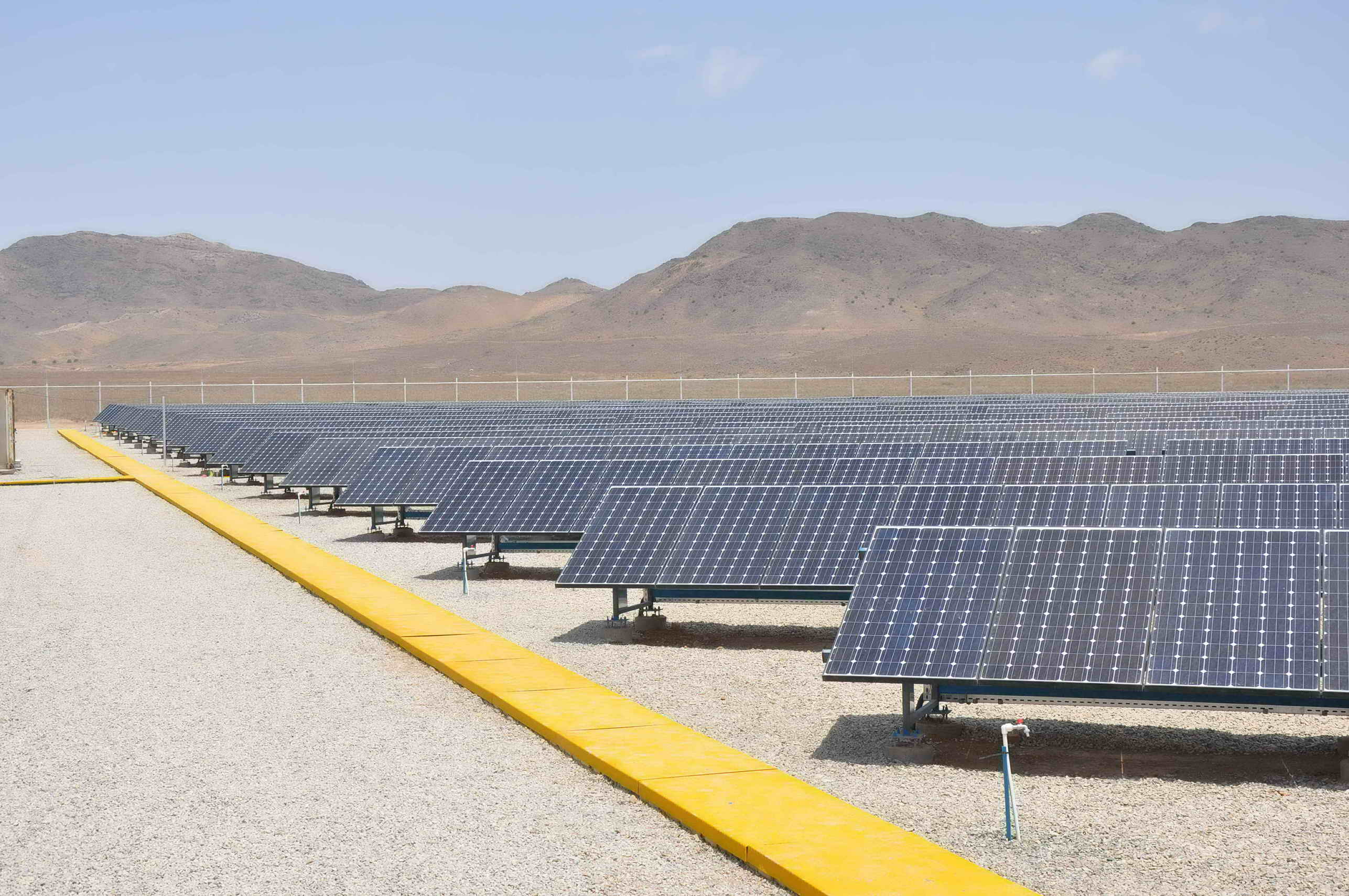 صدور مجوز ساخت دو نیروگاه‌ خورشیدی در مهریز