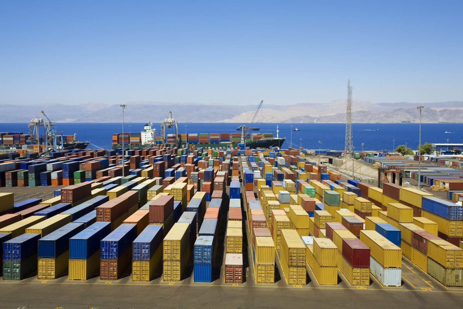 رشد یک و نیم برابری صادرات و کاهش واردات در جزیره کیش